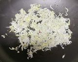 しらすふっくら♪おかかと醤油の炒めご飯作り方2写真