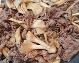 簡単！激ウマ！牛肉まいたけガリバタ炒め♪作り方5写真