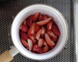 10分煮るだけ☆簡単いちごミルクの素。作り方2写真