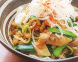 【 豚バラ肉と青ニラの旨辛混ぜそば 】作り方6写真