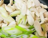 ネギたっぷり●鶏肉＆長ネギの焼き鳥風炒め作り方2写真