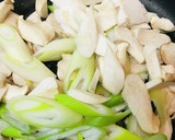 ネギたっぷり●鶏肉＆長ネギの焼き鳥風炒め作り方2写真