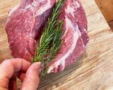 甘くなくてさっぱり！黒ビールで焼き豚作り方1写真