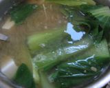 青梗菜と天かすのお味噌汁作り方3写真