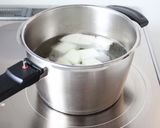 コク旨な【鶏大根のピリ辛煮】作り方1写真