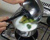 鶏肉とブロッコリーとろとろクリームスープ作り方2写真