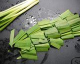 疲労回復！ニラサラダ作り方1写真