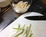 レンコン・セロリの豚肉にんにく炒め作り方1写真