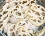 こぶ茶で鶏手羽肉とレンコンのスープ♪作り方3写真