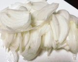 新玉ねぎのトマトとワカメサラダ作り方1写真