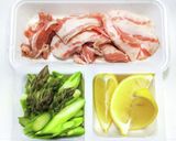 豚バラ肉とアスパラのレモンバター炒め作り方1写真