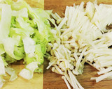 簡単☆米粉活用♪えのき＆レタス中華スープ作り方2写真