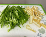 超ご飯が進む♡ピーマンと油揚げ炒め作り方1写真