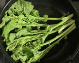 中までしっかりおいしい！菜花の肉巻き作り方1写真