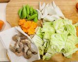 海老と春野菜の食べるスープ作り方1写真