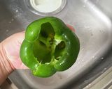 簡単！丸ごと豪快に☆ピーマンの肉詰め弁当作り方1写真