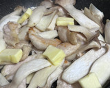 コク旨♡鶏胸肉とエリンギのバター醤油炒め作り方5写真