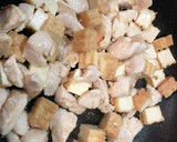 春色　鶏むねと厚揚げ炒め　米粉使用作り方3写真