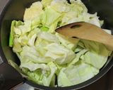ベーコンと焼きキャベツの味噌汁作り方3写真