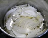 簡単！新玉ねぎとがんものお味噌汁作り方1写真