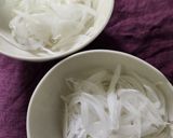 新玉ねぎのワカメサバ缶のせ作り方2写真