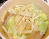 キャベツと油揚げ、たまごの汁もの作り方3写真