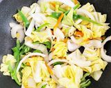 簡単☆すき焼のタレで甘辛の肉野菜炒め作り方2写真