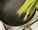 ささっと♪ピリ辛せりの鯖缶和え作り方1写真