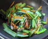 魚醤の旨味とごま油香る！小松菜いしる炒め作り方9写真