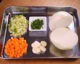 まるごと玉ねぎのオニオンコンソメスープ作り方1写真