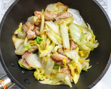 絶品です☆鶏肉と塩もみ白菜の生姜炒め作り方7写真