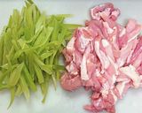 豚バラとブロッコリーの茎の塩こしょう炒め作り方1写真