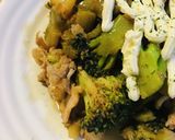 豚こまぎれ肉とブロッコリーの炒めサラダ作り方4写真