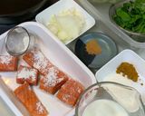 銀鮭と青梗菜のカレーミルク煮作り方2写真