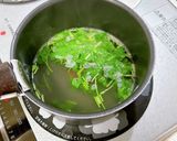 優しいお味♪パクチーと卵のタイ風スープ作り方2写真