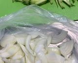 玉ねぎとちくわのサラダ（ごま油ガーリック作り方1写真