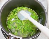 セロリと卵のバターコンソメカレースープ作り方3写真