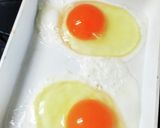 半熟目玉焼き♪朝から幸せMAX♡作り方1写真