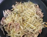 豚肉とチキンラーメン炒め作り方3写真