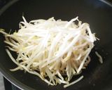 10分で完成★もやしとひき肉のピリ辛炒め作り方1写真