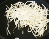 10分で完成★もやしとひき肉のピリ辛炒め作り方2写真