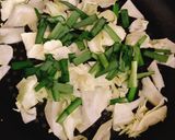 キャベツとニラで中華風オムレツのせうどん作り方2写真