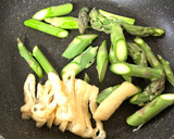 アスパラと薄揚げの甘辛照り焼き風炒め作り方1写真