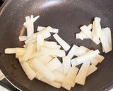 副菜に！大根とさつま揚げの生姜炒め煮作り方2写真