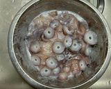 水タコの刺身(ボイル)～魚の駅生地～作り方2写真