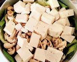 チンゲン菜と豆腐 しめじの味噌コンソメ煮作り方4写真