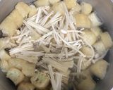 小松菜、油揚げ、エノキ、ねぎのお味噌汁作り方1写真