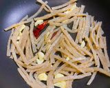 群馬特産の生芋蒟蒻でペペロンチーノ作り方6写真