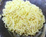 塩ラーメンでクレイジーガーリック焼そば作り方5写真