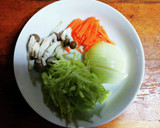 簡単！!あるもの野菜と卵のコンソメスープ作り方1写真
